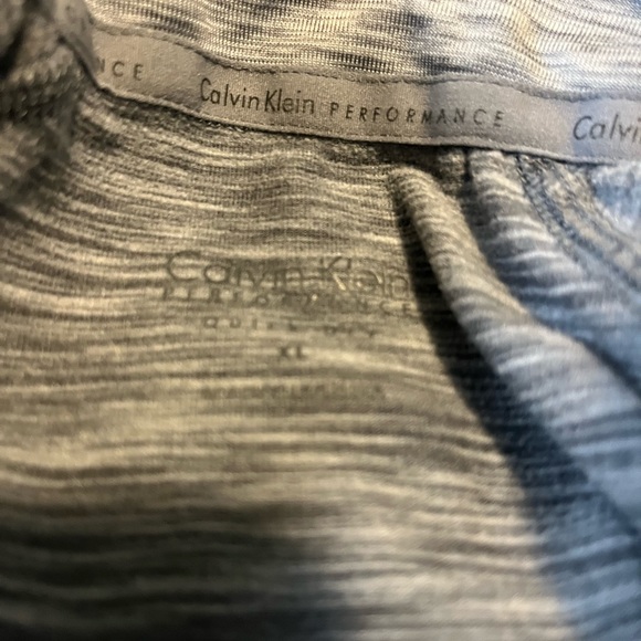 Calvin Klein performance sweater - Picture 3 of 4